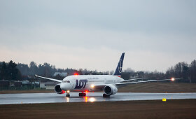 Vilniuje nusileido &bdquo;Boeing&ldquo; atskridęs tiesiai i&scaron; Japonijos