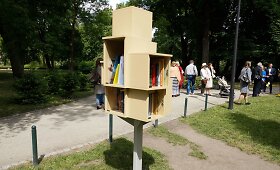 Bernardinų sode atidaryta lauko bibliotekėlė