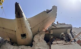 Tragedija Indijoje: vos pakilęs sudužo 242 žmones skraidinęs lėktuvas