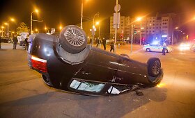 Vilniuje į avariją pateko sužalotą merginą vežęs greitosios pagalbos automobilis