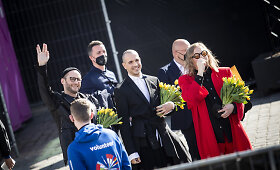 Stebėti &bdquo;Eurovizijos&ldquo; atidarymo ceremonijos Roterdame susirinko i&scaron;tikimiausi konkurso gerbėjai