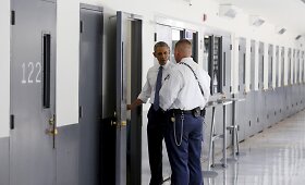 Barackas Obama apsilankė viename i&scaron; JAV kalėjimų