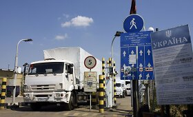 Rusijos &bdquo;humanitarinės pagalbos&ldquo; kolona juda link Luhansko