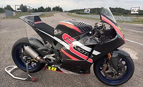Sigito Černiausko karboninis &bdquo;Yamaha R1&ldquo; motociklas