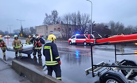 Panevėžyje nuskendo BMW automobilis