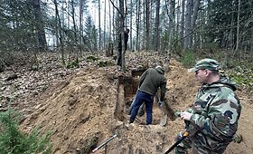 Netoli Karpi&scaron;kių kaimo archeologai aptiko vokiečių kareivio palaikus ir jautrų radinį
