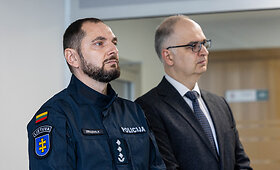 Tiriant galimą cigarečių kontrabandą sulaikyti 27 asmenys, tarp jų &ndash; 13 pareigūnų