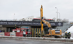 Vilniuje į gilų &scaron;ulinį statybvietėje įkritęs žmogus žuvo