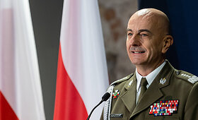 Lenkijos kariuomenės Generalinio &scaron;tabo vir&scaron;ininko generolo Rajmund T. Andrzejczak ir Lietuvos kariuomenės vado Valdemaro Rup&scaron;io spaudos konferencija
