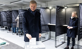 Remigijus &Scaron;ima&scaron;ius ir Au&scaron;rinė Armonaitė balsuoja savivaldos rinkimuose