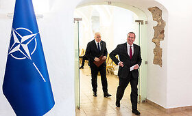 A.Anu&scaron;ausko ir Vokietijos gynybos ministro B.Pistoriuso spaudos konferencija