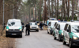 Prie Leonido Volkovo namų dirba policijos pareigūnai