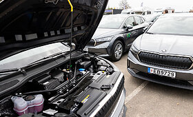 88 elektromobiliai &bdquo;&Scaron;koda Enyaq&ldquo; perduoti Lietuvos mi&scaron;kininkams