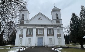 Valkininkai, Dargužiai ir Akmenio bažnyčia