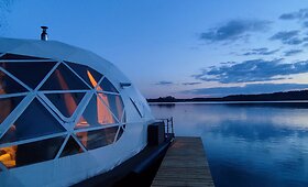Kupolai ant vandens &bdquo;Glamping Lithuania&ldquo;