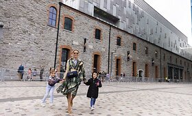 Indrė Kavaliauskaitė su vaikais lankėsi &bdquo;Cirque du Soleil&ldquo; cirke Dubline