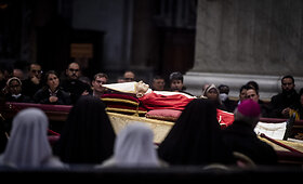 Velionis popiežius Benediktas XVI pa&scaron;arvotas Vatikane