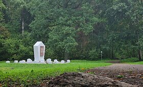 Žydų žudynių vieta Pivonijos &scaron;ile
