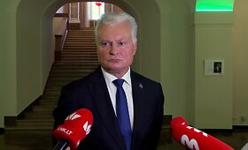 Prezidentas ragina kuo greičiau taisyti sisteminius trūkumus gynybos įsigijimuose