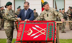 Lietuvos kariuomenės Karo komendantūrų valdybos vėliavos įteikimo ceremonija