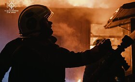 Rusų raketomis ap&scaron;audytame Kyjive de&scaron;imtys nukentėjusiųjų