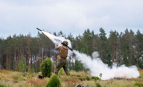 Kariuomenės pratybose &bdquo;Vanguard 26&ldquo; testuotos privačių gamintojų dronų ir oro balionų aptikimo bei naikinimo sistemos