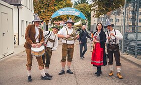 Kauno &bdquo;Oktoberfeste&ldquo; &ndash; ne tik bavari&scaron;kos linksmybės, bet ir konkursas: pasipuo&scaron;usių laukia staigmenos