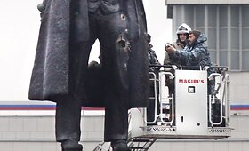Lenino statulai i&scaron;sprogdino skylę