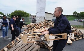 Kalinių sargybiniai susirėmė su policininkais