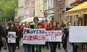 Pasveikink žurnalistą!