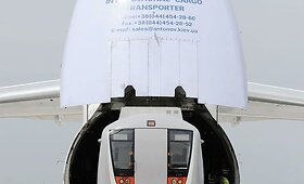 Traukinį gabens lėktuvu