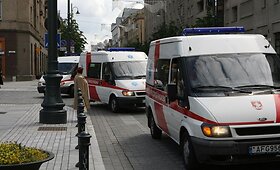 Prie Seimo rikiuojasi medikų eilės