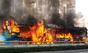 Kinijoje užsidegė autobusas