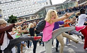 Stokholme &scaron;okėjai &scaron;oko Michaelo Jacksono garbei