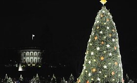 B.Obama įžiebė Kalėdų eglutę