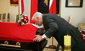 Prezidento Kaczynskio atminimą su visa Lenkija jau pagerbė Valdas Adamkus