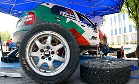 Ralis &bdquo;300 lakes rally&ldquo;: lenktynininkai ir žiūrovai kar&scaron;čio gniaužtuose