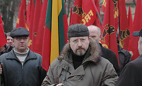 &bdquo;Fronto&ldquo; partija Vilniuje surengė nesankcionuotą eiseną