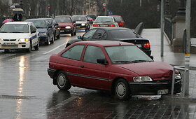 A.Go&scaron;tauto ir Gedimino pr. sankryžoje Vilniuje sudaužytas dar vienas automobilis