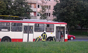 Skaitytojo galerija: Vilniuje ugniagesiai gesino troleibusą