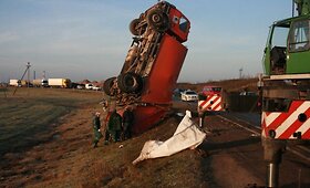 Jakų žiede Klaipėdoje avariją patyrė &scaron;iuk&scaron;lių surinkimo automobilis