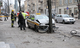 Per avariją Vilniuje sužalota taksi keleivė