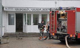Dėl prisvilusios duonos i&scaron; Vilniaus mokyklos evakuota apie 60 žmonių
