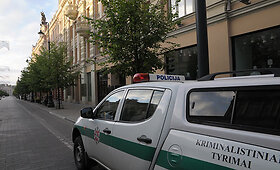 Vilniaus centre žaibi&scaron;kai apiplė&scaron;ta laikrodžių parduotuvė