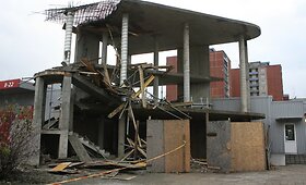 Vilniuje griuvo remontuojamo pastato konstrukcijos, sužalota moteris