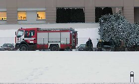 Vilniaus ugniagesiai spėjo užgesinti bepradedantį liepsnoti automobilį