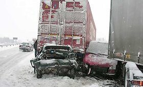 Kelyje &bdquo;Via Baltica&ldquo; susidūrus 7 automobiliams nukentėjo 2 žmonės 