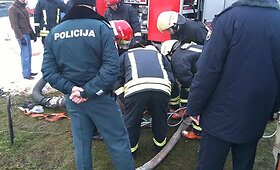 Nelaimė Alytuje: vanduo užpylė &scaron;ulinyje dirbusius darbininkus