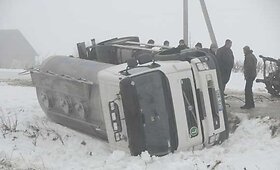 Avariją patyrusio pienvežio &bdquo;vadavimo&ldquo; operacija Alytaus rajone