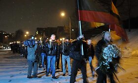 Sovietų teroro aukas patrioti&scaron;kai nusiteikęs jaunimas tradici&scaron;kai pagerbė eisena su deglais
